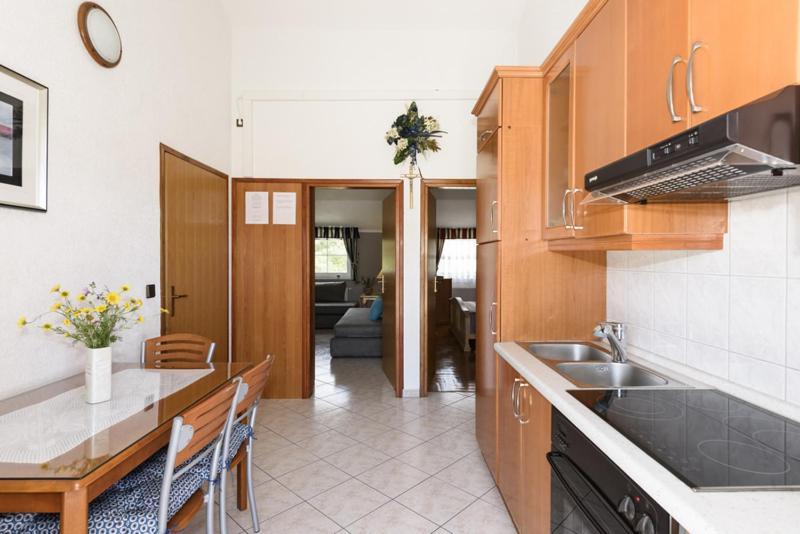 Apartments Luka - Trogir, Marina 150M From The Beach Exterior foto