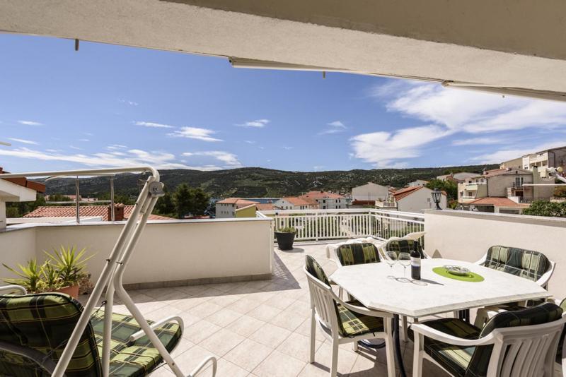 Apartments Luka - Trogir, Marina 150M From The Beach Exterior foto